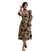 Elegant Midi Dress with Vintage Floral Print and Square