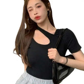 Revealing Clavicle Short Sleeve Top