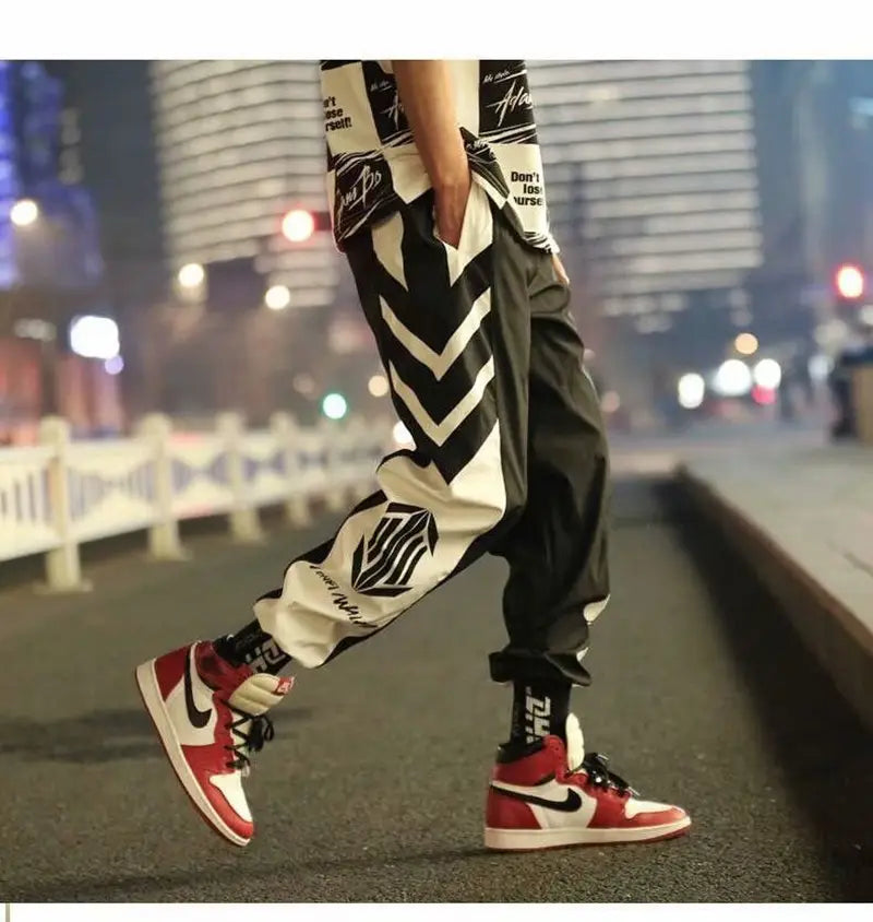 Arrows Black and White Loose Pants