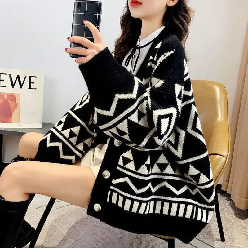 Retro Geometric Diamond Shaped Loose Button Up Cardigan