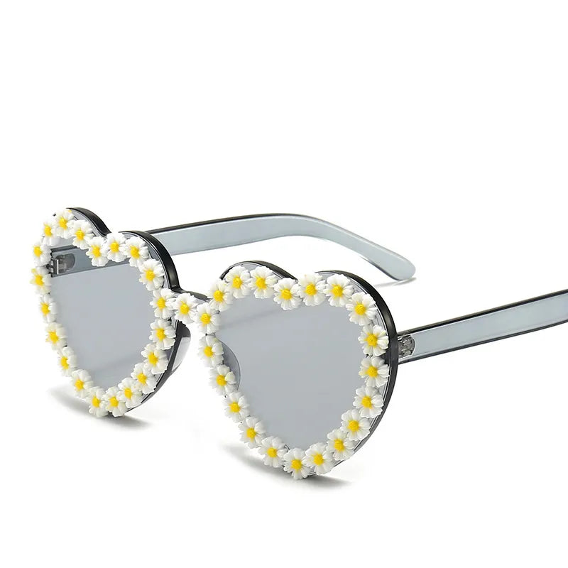 Flower Heart Shaped Sunglasses - Gray