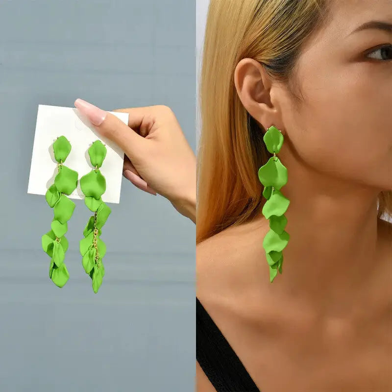 Acrylic Flower Petals Long Dangle Earrings - Ligth Green