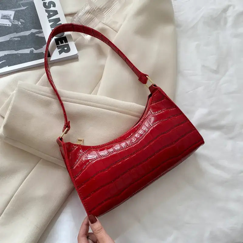 Casual Retro Chain Handbag with Vintage Design Red
