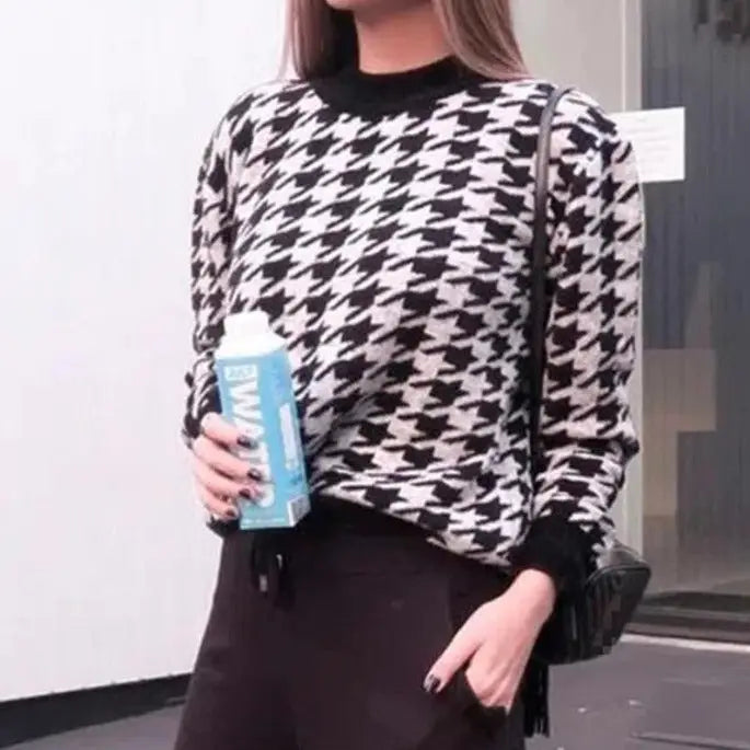 Chess O-Neck Knitted Sweater