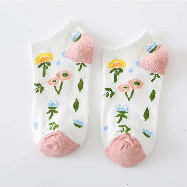 Cotton Style Socks With Strawberries and Flowers - Cut