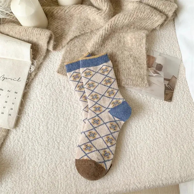 Cozy Retro Mid-Calf Socks - White Brown Blue - Sock
