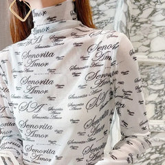 Blusa de manga larga de malla con estampado de letras