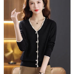 Elegante Bluse mit Spitzenschleife und eckigem Kragen
