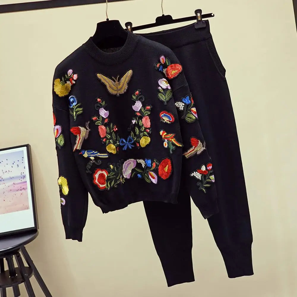 Embroidered Butterfly Floral Sweatshirt And Pants - Black
