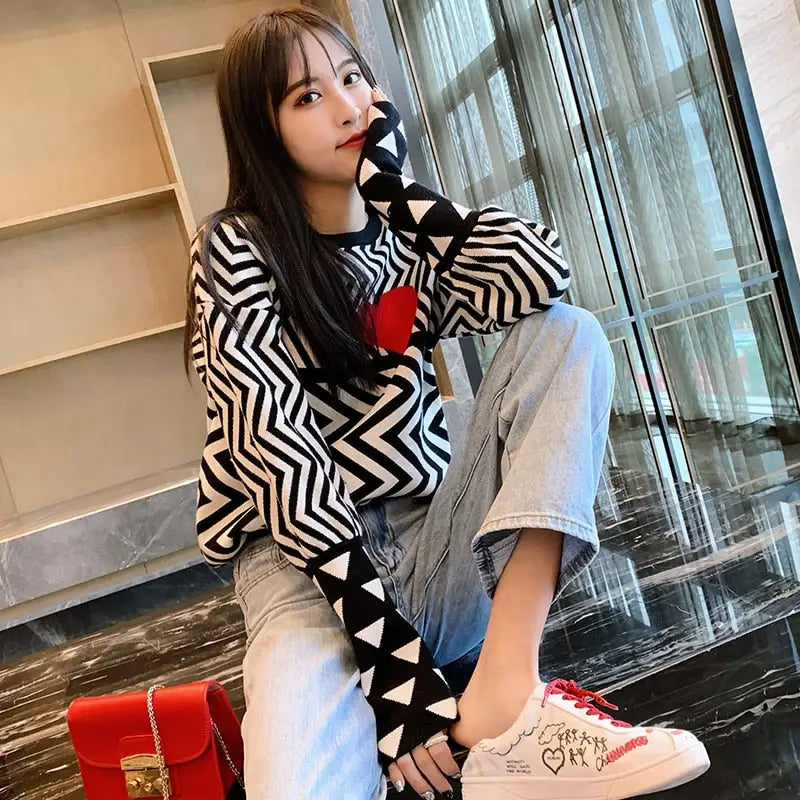 Geometric Heart Pattern Pullovers Knitted Sweater