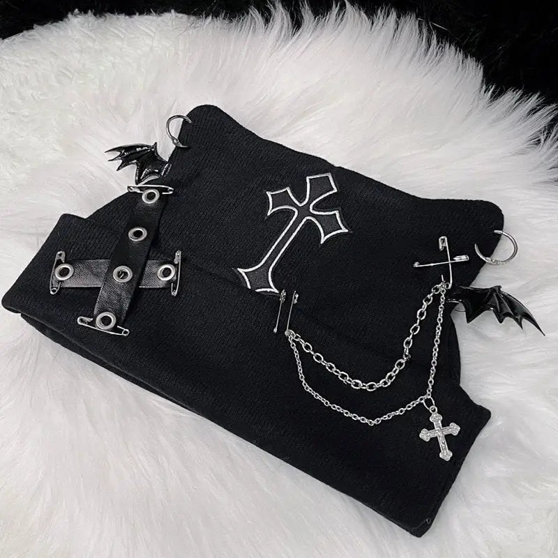 Gothic Black Beanie with Bat Wings Chain / One Size