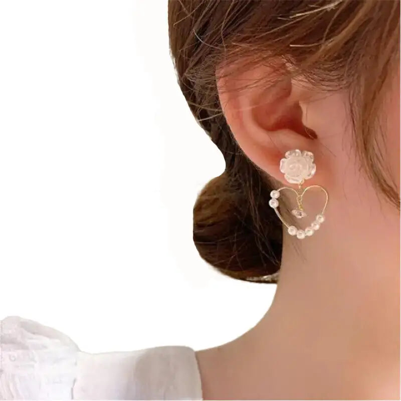 Heart Camellia Pearl Earrings for Everyday Style White