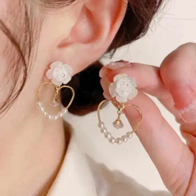 Heart Camellia Pearl Earrings for Everyday Style White