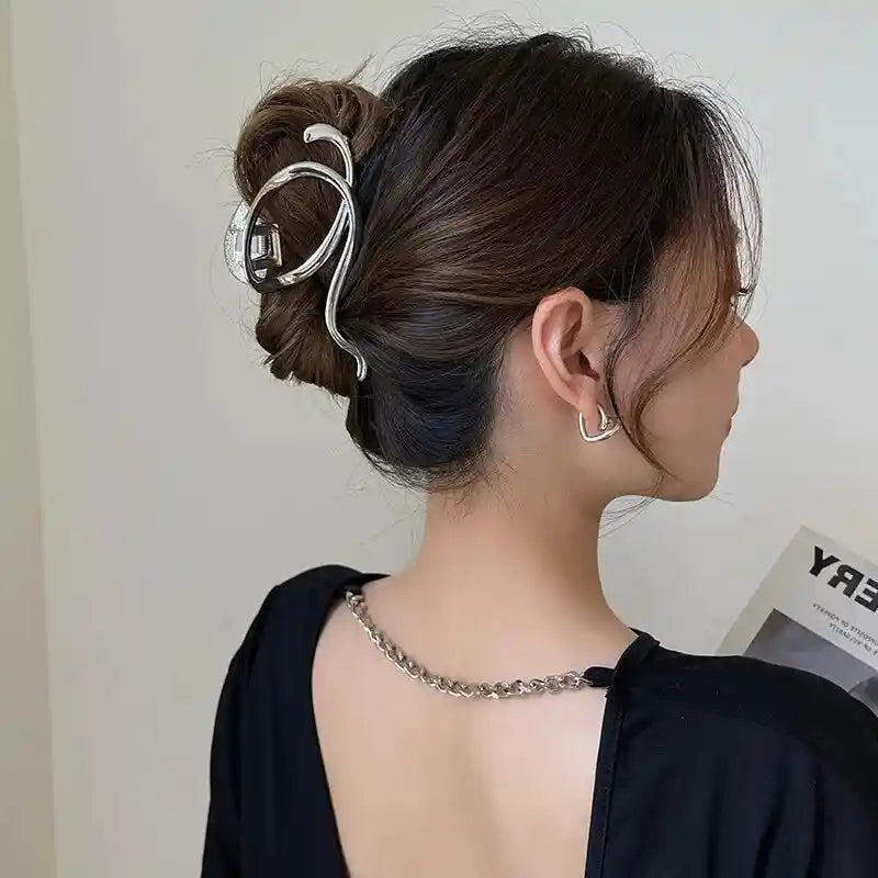 Irregular Hollow Hair Clip for Everyday Hairstyles Abstract