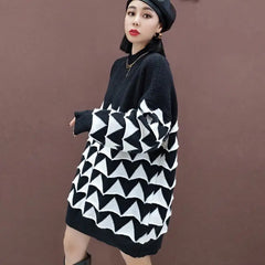 Knitted Oversize Sweater with Contrast Triangles Design