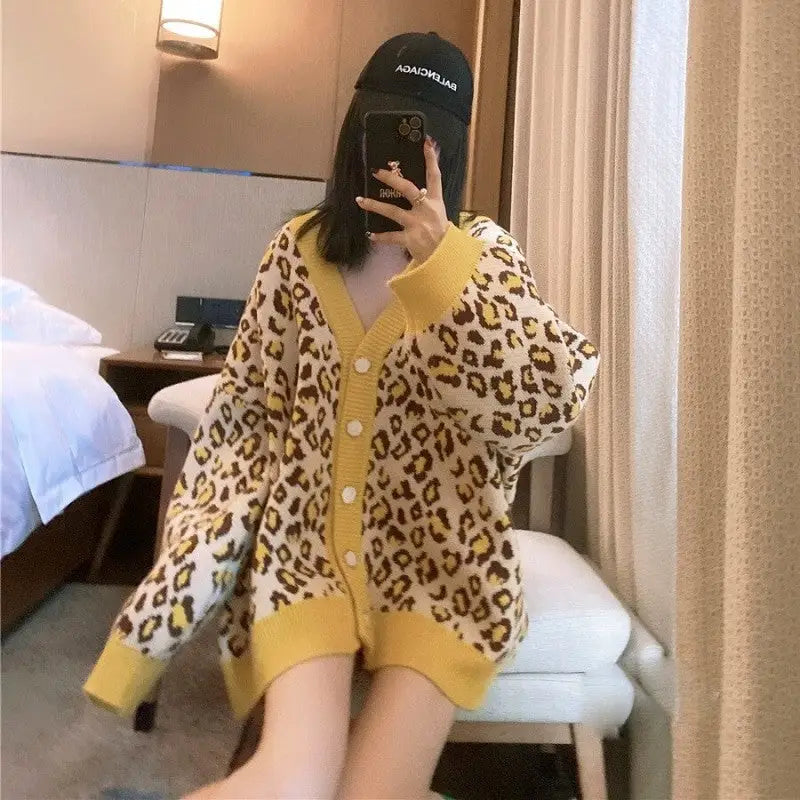 Leopard Contrast Color V-neck Knitted Oversize Sweater