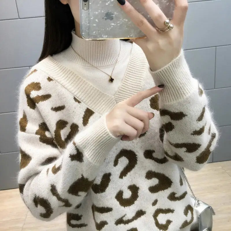 Leopard V-Neck Knitted Sweater - One Size / Beige