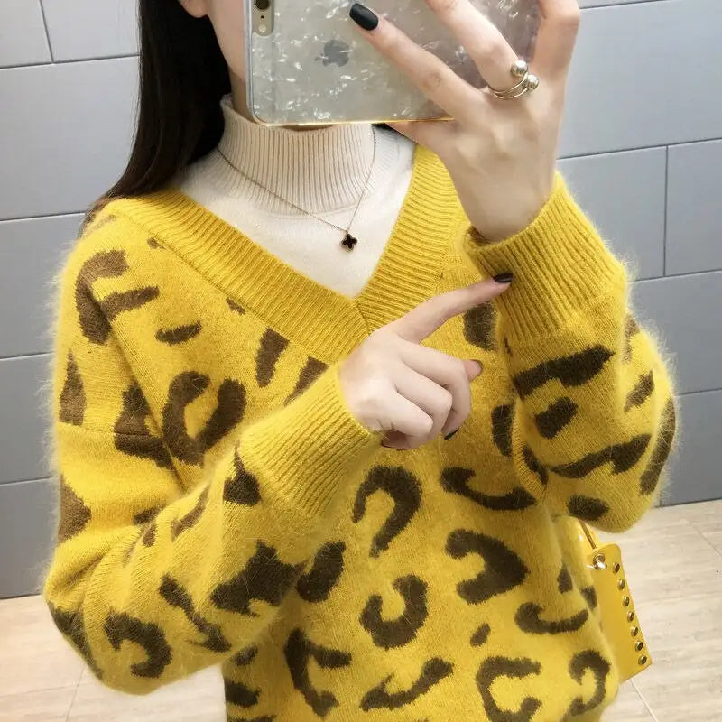Leopard V-Neck Knitted Sweater - One Size / Yellow