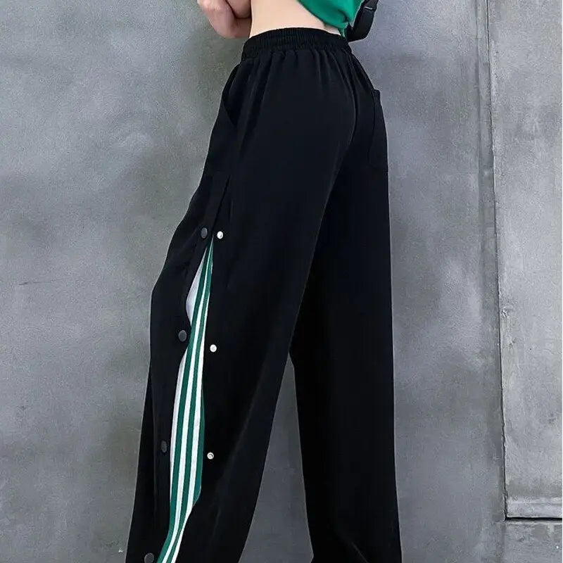 Loose Sport Pants With Side Buttons - Sweat