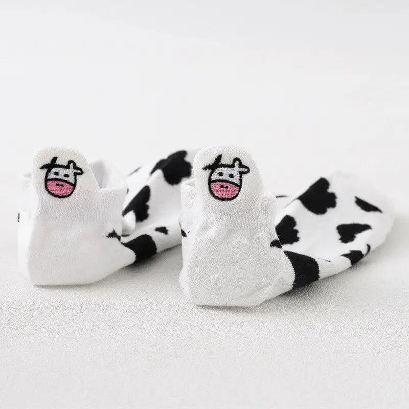 Lovely Embroidery Cow Socks - Pattern