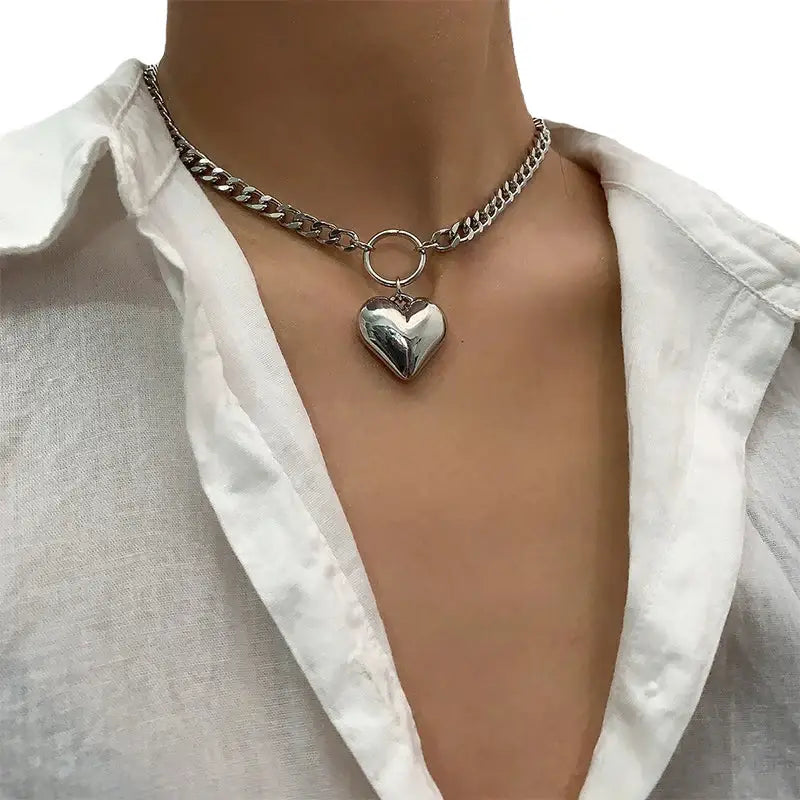 Metal Chain Style Choker Necklace with Heart Pendant