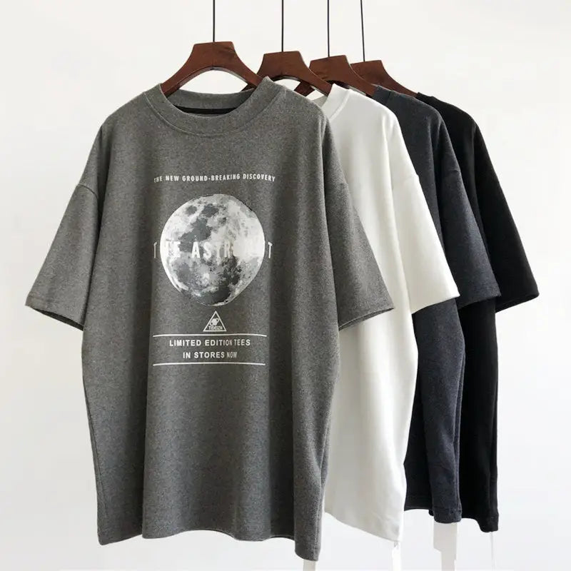 Moon The Astronut Round Neck T-shirt - Grey / Onesize