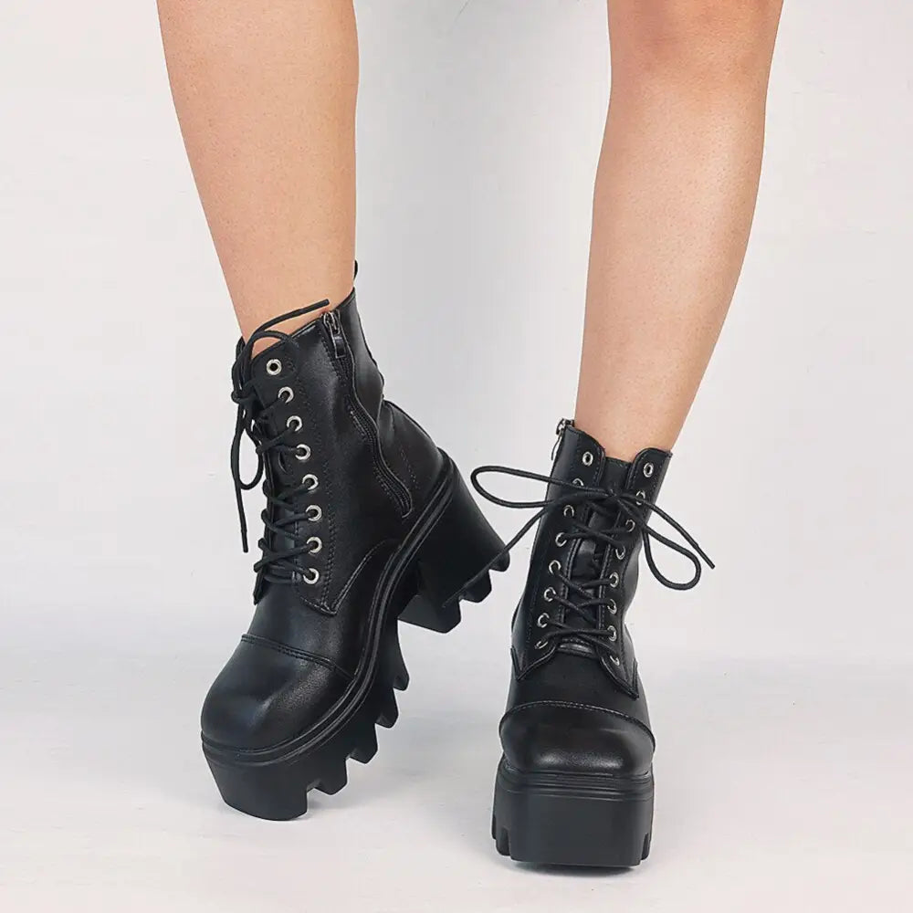 Motorcycle Square Heel Toe Ankle Boots - Black / 4