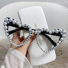 Oversized Heart Pearl Sunglasses for Everyday Style Clear