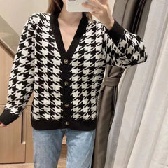 Plaid pattern V-Neck Knitted Oversize Cardigan