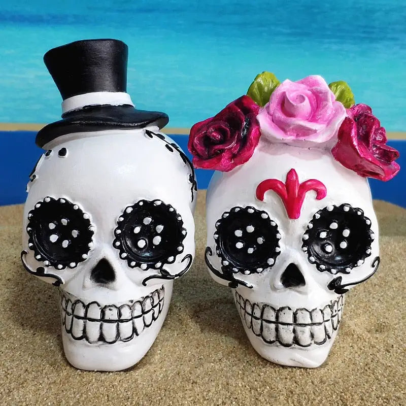 Resin Couple Skull Statues