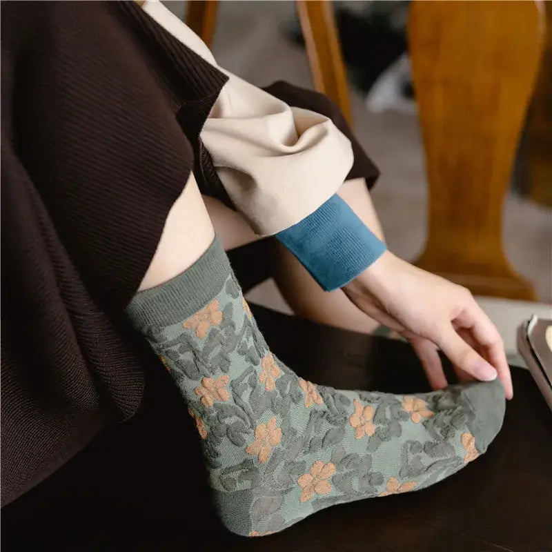 Retro Crew Vintage Flower Embroidery Socks