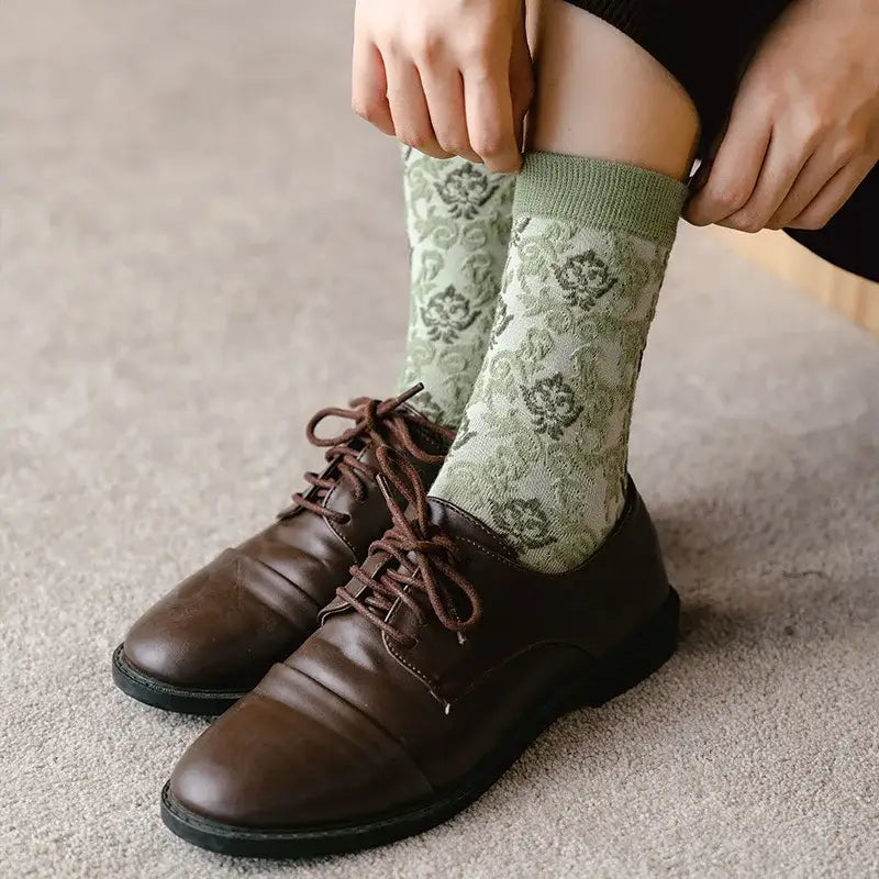 Retro Crew Vintage Flower Embroidery Socks