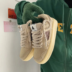 Retro Swede Skateboard Lace Side Sneakers