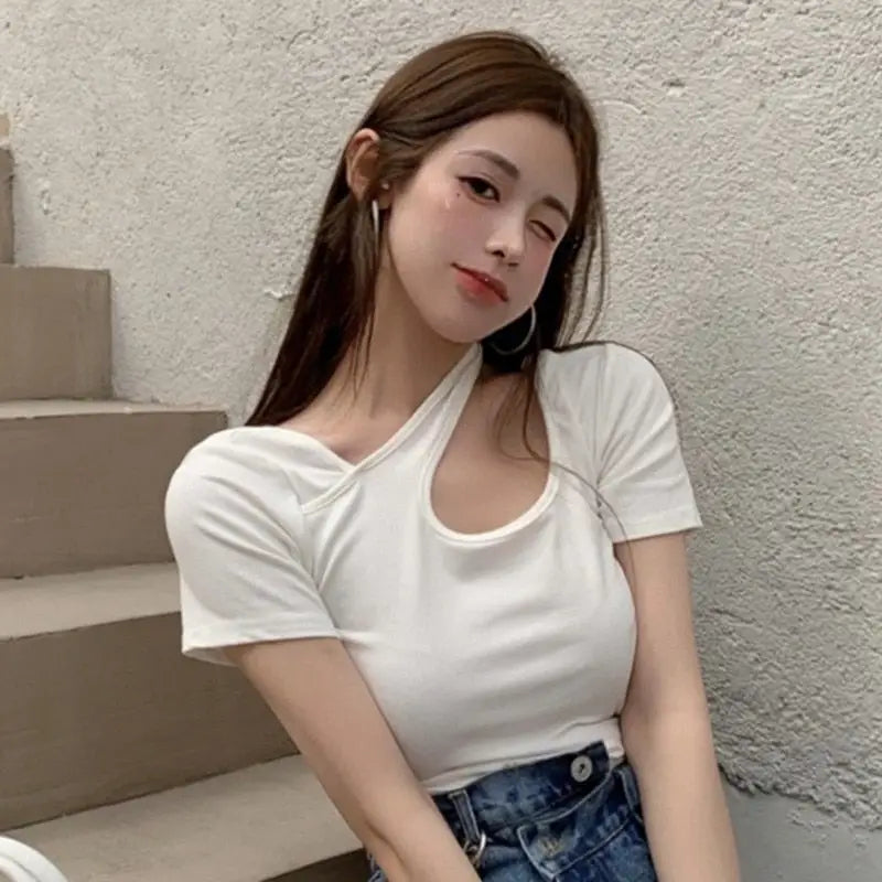 Revealing Clavicle Short Sleeve Top - White / S