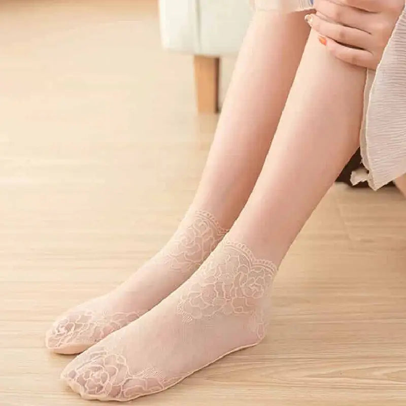 Shallow Transparent Lace Invisible Socks Non Slip Design