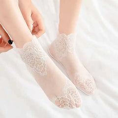 Shallow Transparent Lace Invisible Socks Non Slip Design