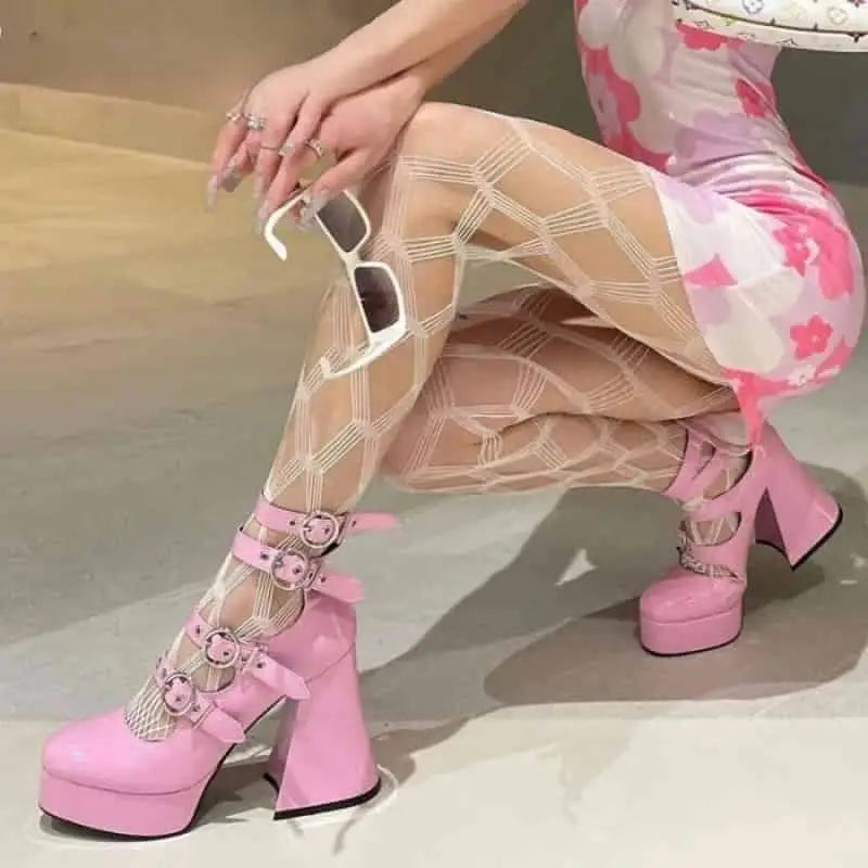 Skull Gothic Buckle Strap Round Toe Platform Shoes - Pink