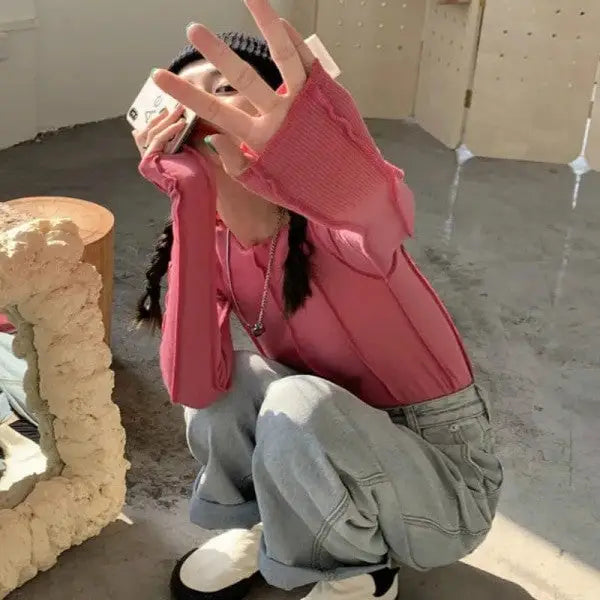 Slim Rhodo Long Sleeve Sweater with Chic Design