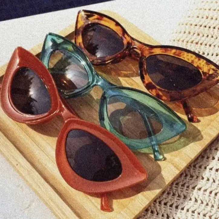Small Frame Cat-Eye Sunglasses