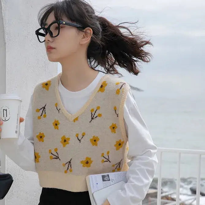 V-neck Flower Knitted Vest