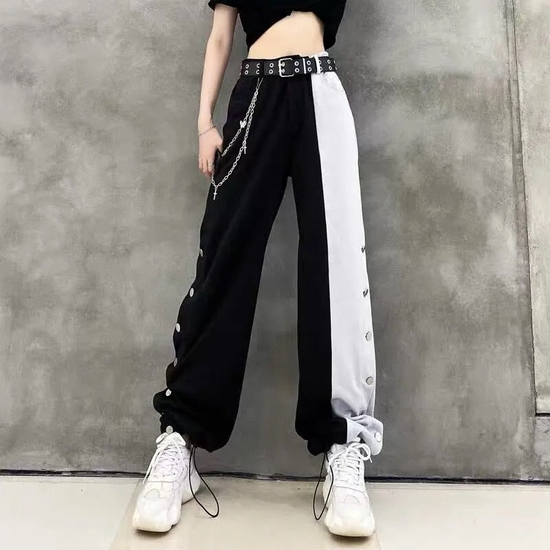 Side Button With Belt And Chain Cargo Pants - Black/White /