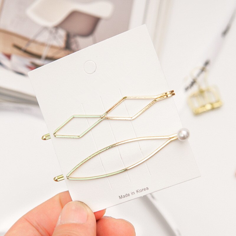 Small Imitation Pearl Hairpins - 2 Pcs / One Size / White -