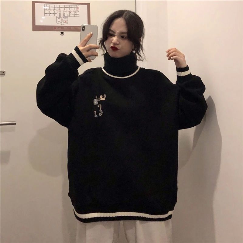 Soccer Korean Style Turtle Neck Sweater - Black / M