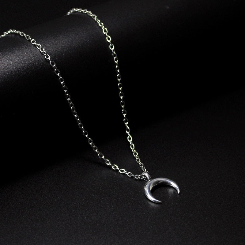 Metallic Crescent Moon Necklace - Silver / 45cm