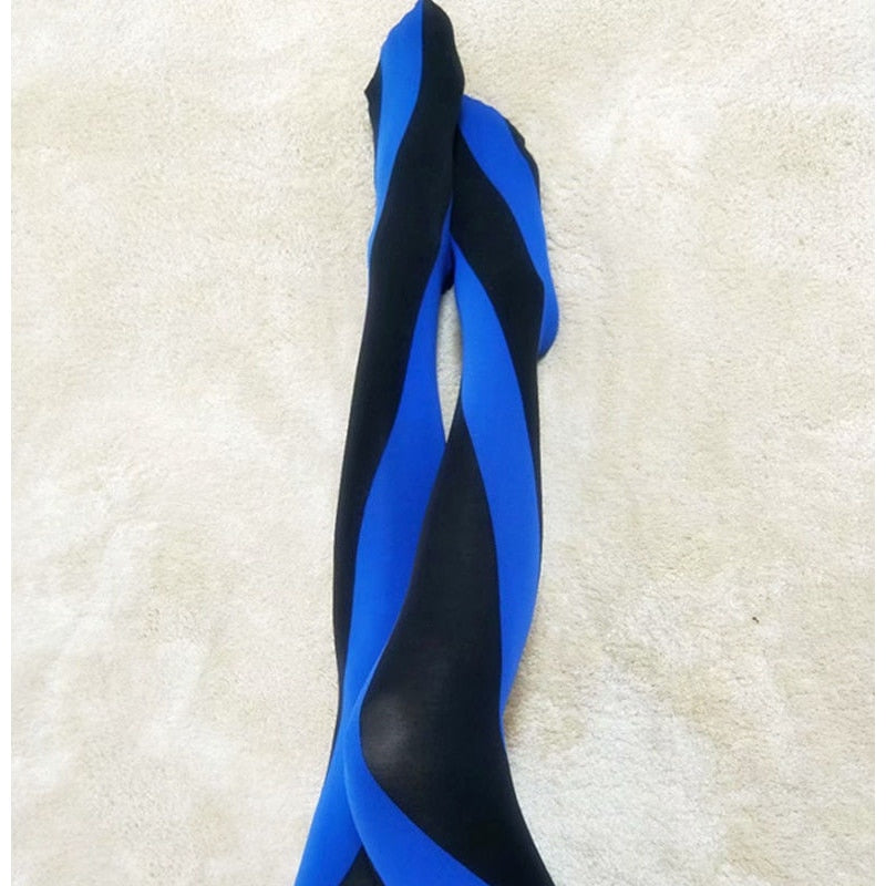 Contrast Color Twist Stockings - Black- Blue / One Size