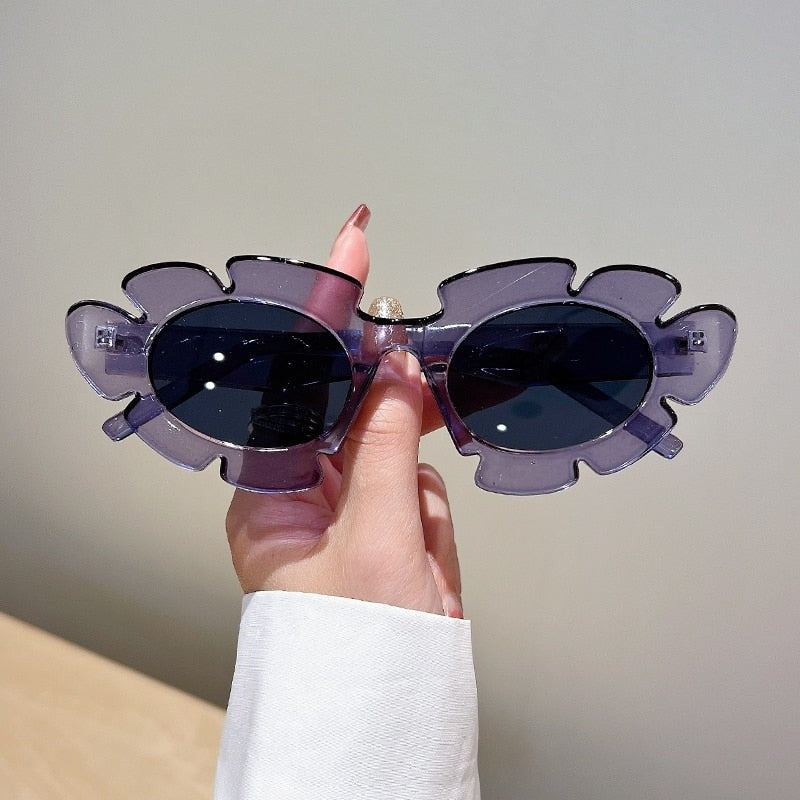 Tinted Flower Shape SunGlasses - Purple / Black / One Size -