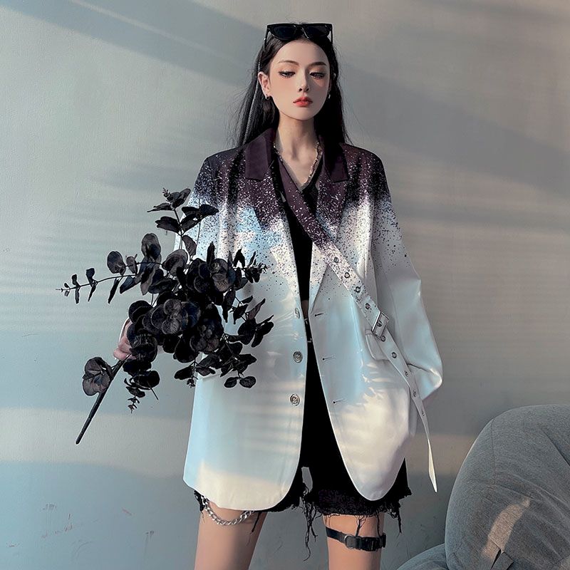 Black and white gothic blazer with simple buttons - White /